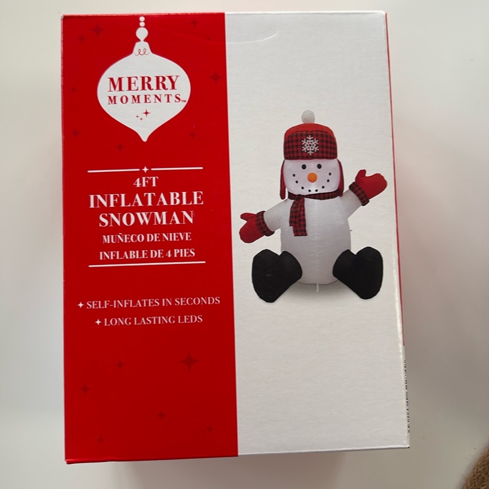 Merry Moments 4 ft inflatable Snowman new